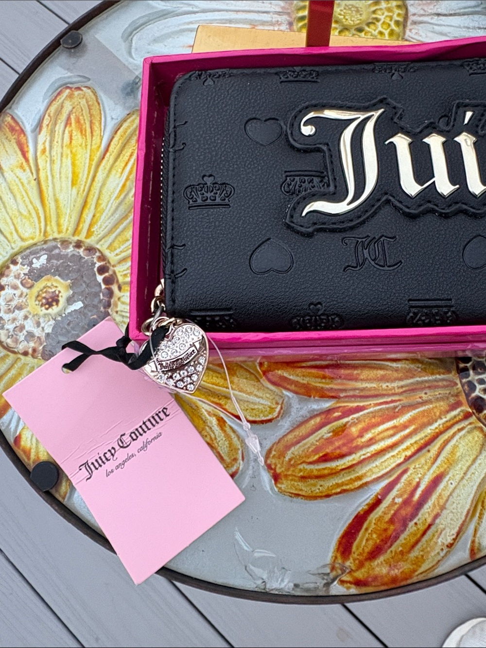 Juicy Couture Liquorice Liquid Gold Logo Large Zip Around Wallet Box Set- NWT - Picture 6 of 6
